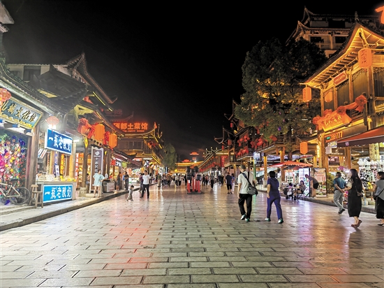 恩施土家女兒城充滿歷史與文化底蘊。