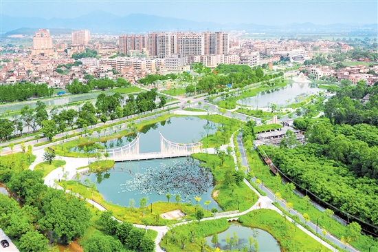 省級典型鎮(zhèn)崖門鎮(zhèn)以產(chǎn)城融合為切入點，對照省級要求，以繡花功夫重點建設(shè)省級典型鎮(zhèn)，高質(zhì)量完成美麗圩鎮(zhèn)“七個一”建設(shè)。