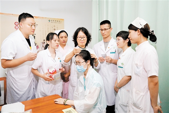 “簡便驗廉”的中醫(yī)藥服務(wù)，受到百姓歡迎。