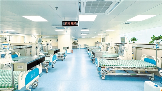 位于綜合樓一樓的全新血液凈化中心即將投入使用。