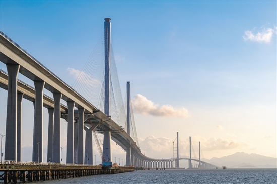 與海天完美融合的黃茅海跨海通道。