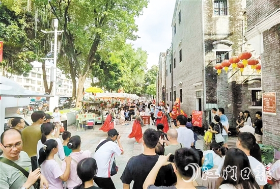 每到節(jié)假日，啟明里一帶總是人氣十足。