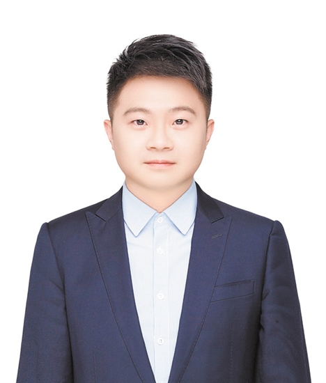 江門市青年企業(yè)家聯(lián)合會(huì)常務(wù)副會(huì)長、江門市長河化工實(shí)業(yè)集團(tuán)有限公司總經(jīng)理趙立衡