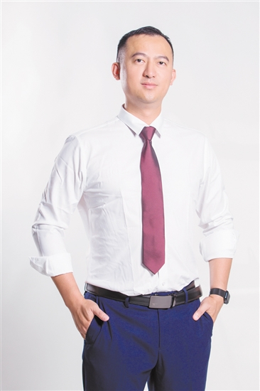 江門市青年企業(yè)家聯(lián)合會副會長、廣東嶺南大健康生態(tài)科技集團(tuán)有限公司董事長陳健榮