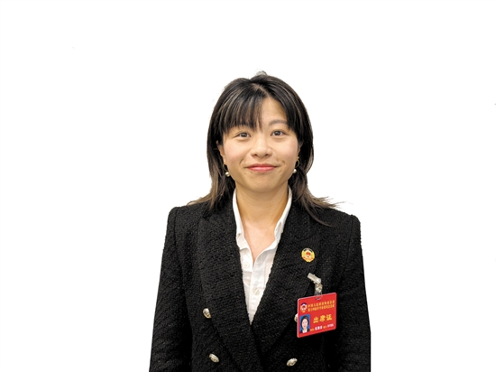 開平市政協(xié)委員、澳門開平青年會副會長伍雅芬