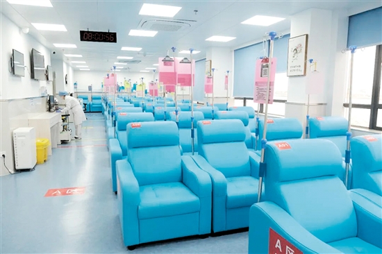 升級改造后的江門市中心醫(yī)院日間化療中心煥然一新。