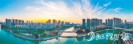 江海街道正全力構建“總部商貿(mào)、城市中心”經(jīng)濟發(fā)展格局。圖為下沙公園。付師華