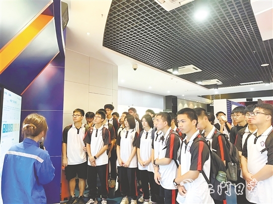 臺山核電組織開展臺山學(xué)子科普研學(xué)游活動。