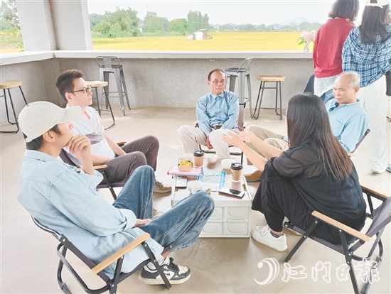 經(jīng)過修葺的謝永寬故居不僅在庭院設(shè)計(jì)上融入紅色文創(chuàng)元素，還在周邊創(chuàng)新引入稻田咖啡館業(yè)態(tài)。