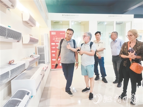 外商專程探訪臺(tái)山，深入考察家具衛(wèi)浴、醫(yī)療器械等特色產(chǎn)業(yè)。