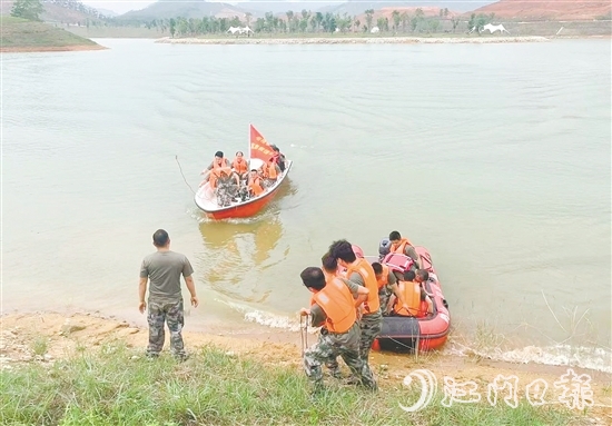 近日，鶴山市舉行2025年防汛防風(fēng)應(yīng)急演練。
