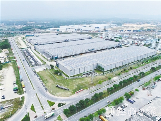 鶴山全力打造珠西國(guó)際物流中心，推動(dòng)現(xiàn)代物流產(chǎn)業(yè)聚集。