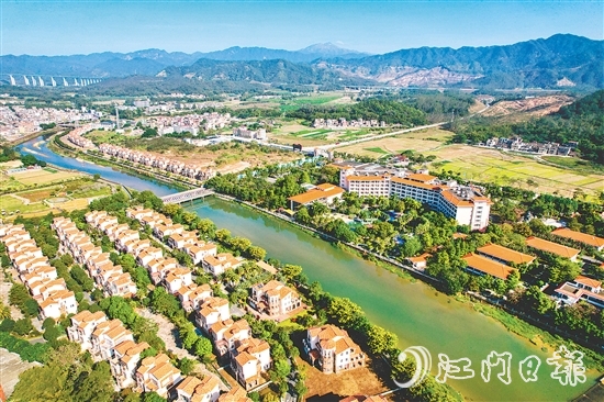 大田鎮(zhèn)東南村坐擁兩大溫泉景區(qū)，環(huán)境優(yōu)美，區(qū)位優(yōu)勢顯著。