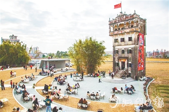 位于赤坎鎮(zhèn)紅溪村委會(huì)的“鷹村營(yíng)地”，不少市民、游客前來(lái)享受“慢生活”。