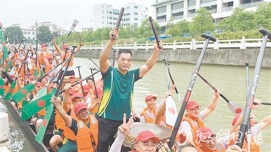 龍舟不僅是傳統(tǒng)活動(dòng)，更承載著深厚的精神內(nèi)涵。參與龍舟競(jìng)渡對(duì)江海人來說是一種榮譽(yù)。
