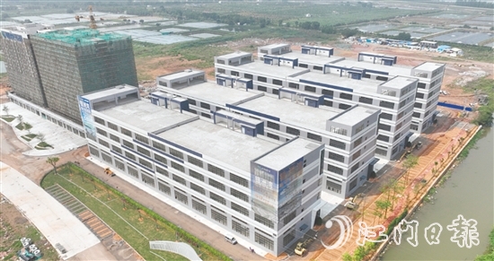 位于三江鎮(zhèn)中心的銀洲灣電子信息產(chǎn)業(yè)園（在建）重點(diǎn)打造新一代電子信息產(chǎn)業(yè)發(fā)展平臺(tái)。