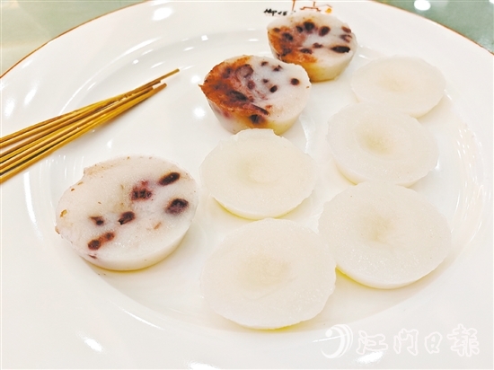 缽仔糕晶瑩剔透、滑嫩彈潤。