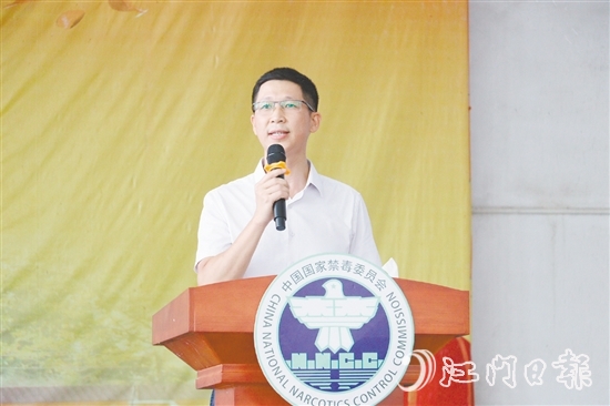 陳行芳深入基層開(kāi)展法治宣傳教育。