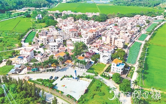 赤溪鎮(zhèn)護(hù)嶺村以“百千萬(wàn)工程”為抓手，多點(diǎn)發(fā)力推進(jìn)鄉(xiāng)村組織振興、產(chǎn)業(yè)興旺、文旅璀璨、生態(tài)宜居、和諧善治，繪就鄉(xiāng)村振興立體畫(huà)卷。