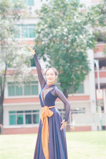 盧穎芝減重前后對比。