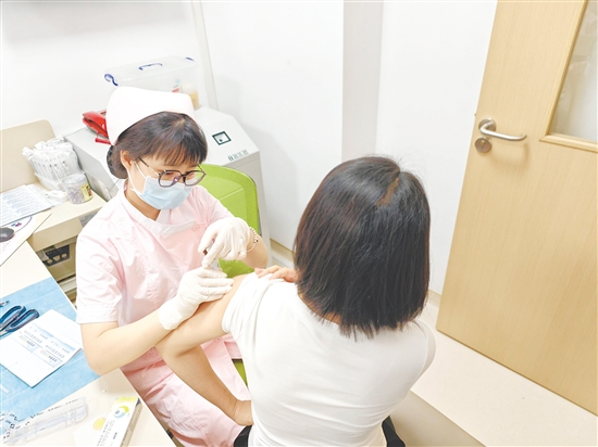 市民接種HPV疫苗。