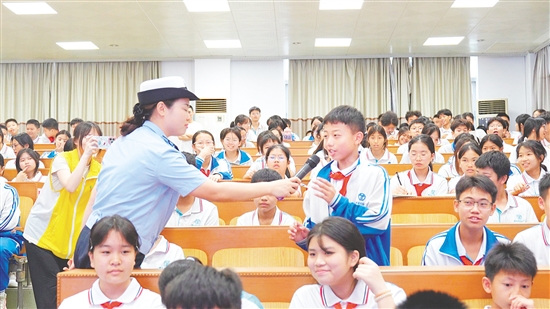 互動環(huán)節(jié)，同學(xué)們積極回答問題。