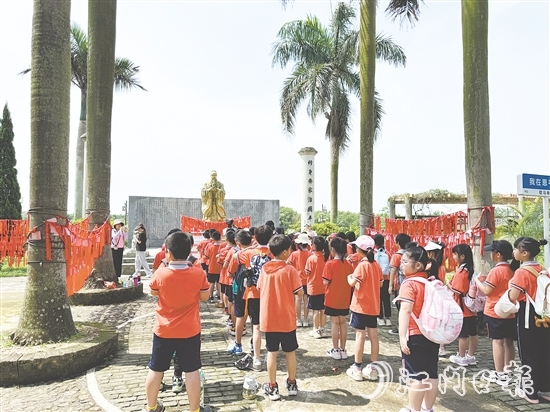 恩平歇馬學(xué)院以研學(xué)教育為核心紐帶，構(gòu)建“文化傳承為魂、教育實踐為基、產(chǎn)業(yè)融合為體、新媒體傳播為翼”的全鏈條發(fā)展模式，打造鄉(xiāng)村文化研學(xué)高地。