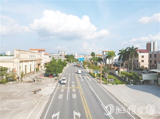 大江鎮(zhèn)人大代表助推民生實(shí)事項(xiàng)目建設(shè)跑出“加速度”，圖為實(shí)施風(fēng)貌帶升級(jí)的國(guó)道G240線廊道整治工程。