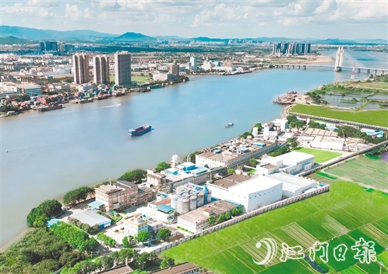 羅賽洛（廣東）明膠有限公司，是一家集科研、生產(chǎn)、貿(mào)易為一體的明膠生產(chǎn)企業(yè)，擁有全套明膠生產(chǎn)線，產(chǎn)品暢銷國內(nèi)外。