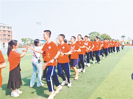 景賢學校師生面對中考，滿懷信心。