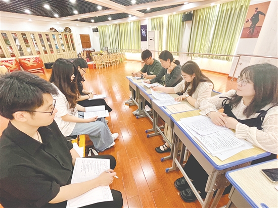 共和鎮(zhèn)中心小學(xué)音樂教師開展日常磨課等活動，提升教學(xué)水平。