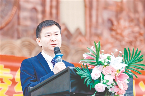 恩平黃岡實(shí)驗(yàn)中學(xué)校長付永華。