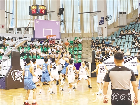 各隊(duì)球員憑借過硬的籃球技術(shù)和豐富的比賽經(jīng)驗(yàn)，在一輪又一輪較量中漸入佳境。