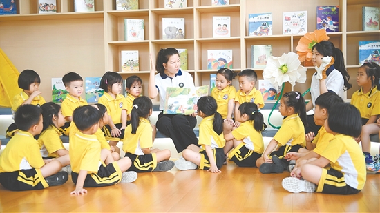 恩平“書香校園”建設(shè)成果顯著，閱讀氛圍濃厚。