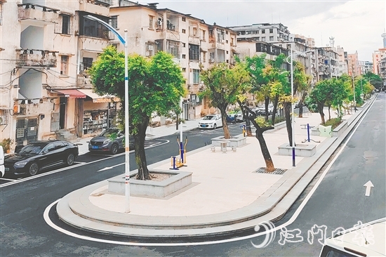 自2021年起，臺(tái)城街道穩(wěn)步推進(jìn)27個(gè)老舊小區(qū)升級(jí)改造。圖為改造后的平湖路小區(qū)。