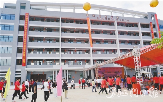 嶄新的臺(tái)山排球運(yùn)動(dòng)學(xué)校綜合訓(xùn)練大樓將助力培養(yǎng)更多排球人才。