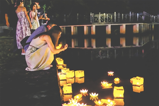 “七夕等圩”活動的核心魅力，在于對傳統(tǒng)習俗的創(chuàng)新詮釋。