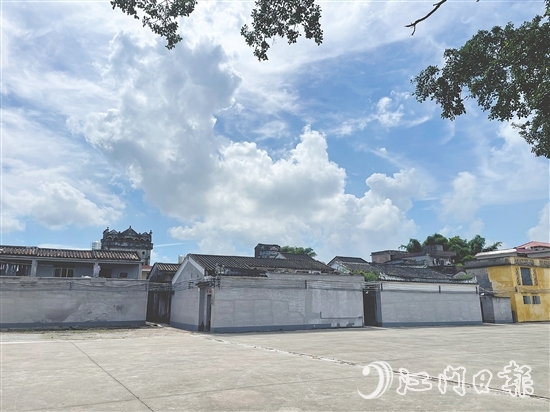 原來的衛(wèi)生死角如今成為村民運(yùn)動娛樂的好地方。