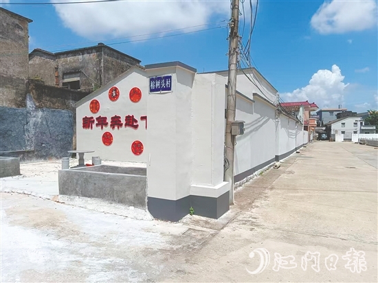 原本破敗不堪的連片外墻如今煥然一新。