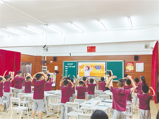 廣德實(shí)驗(yàn)學(xué)校大力推行“三導(dǎo)一探”課堂教學(xué)模式。