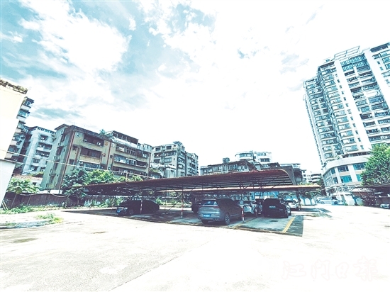 會城街道文體服務(wù)中心側(cè)地塊現(xiàn)狀。