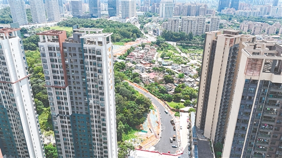 連通江僑路和篁莊大道的廣場西路延長線已完成道路核心結(jié)構(gòu)施工。