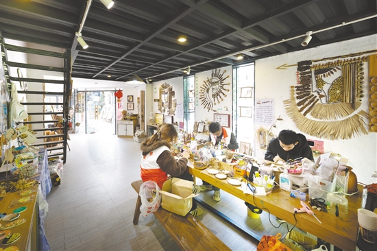 2022年石板沙引入研學機構——宸晞自然研學院，截至今年5月已舉辦超100場研學活動，吸引近1.5萬人來石板沙深度體驗農文旅研學。