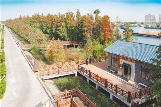 水鄉(xiāng)驛站是島上觀賞西江日出的絕佳位置。