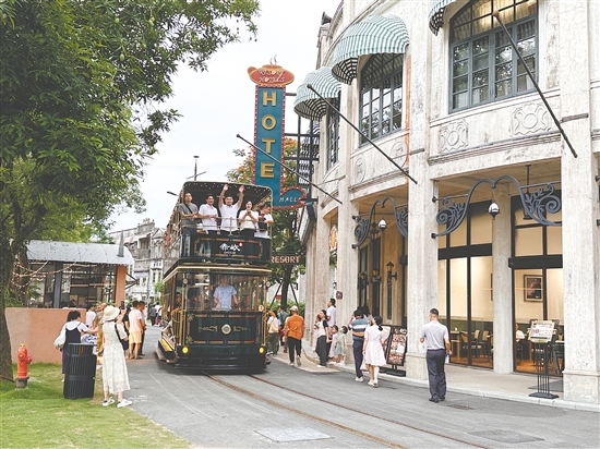 赤坎華僑古鎮(zhèn)吸引眾多游客前來游玩。