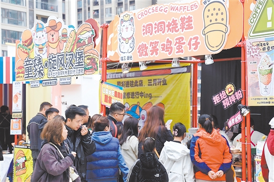 本屆面包咖啡音樂節(jié)吸引了眾多市民游客前往體驗(yàn)。