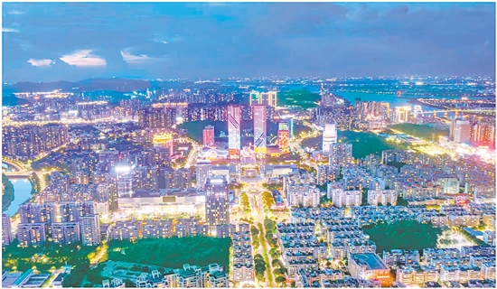 蓬江經(jīng)濟(jì)社會(huì)發(fā)展向上向好，實(shí)現(xiàn)了新的里程碑式的跨越。周華東