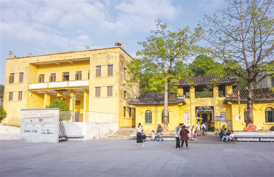 改造后的茶坑大禮堂及舊鄉(xiāng)府。