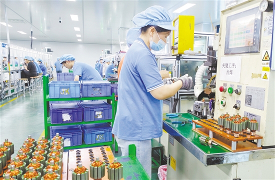 從傳統(tǒng)電機到新能源汽車核心部件，臺山市江口電器制造有限公司的躍遷，正是“臺山制造”向“臺山智造”轉(zhuǎn)型的生動注腳。