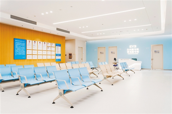 新大樓投入使用后，該院的青白科診療環(huán)境也已全面升級(jí)。